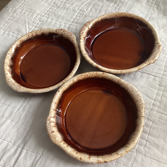 SET OF THREE VINTAGE HULL OVENPROOF DRIP GLAZED POTTERY GRATIN/POT PIE DISHES - Picture 1 of 9